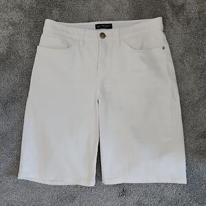Womens Reg Fit Mid Rise White Jean Shorts  20in Lenght Inner Band Elastic Sz8